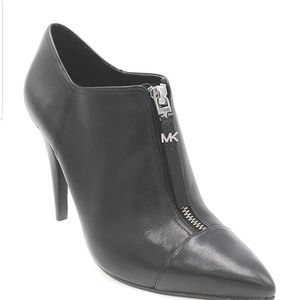 Michael Kors Andi Leather Pointed To Ankle Boots t